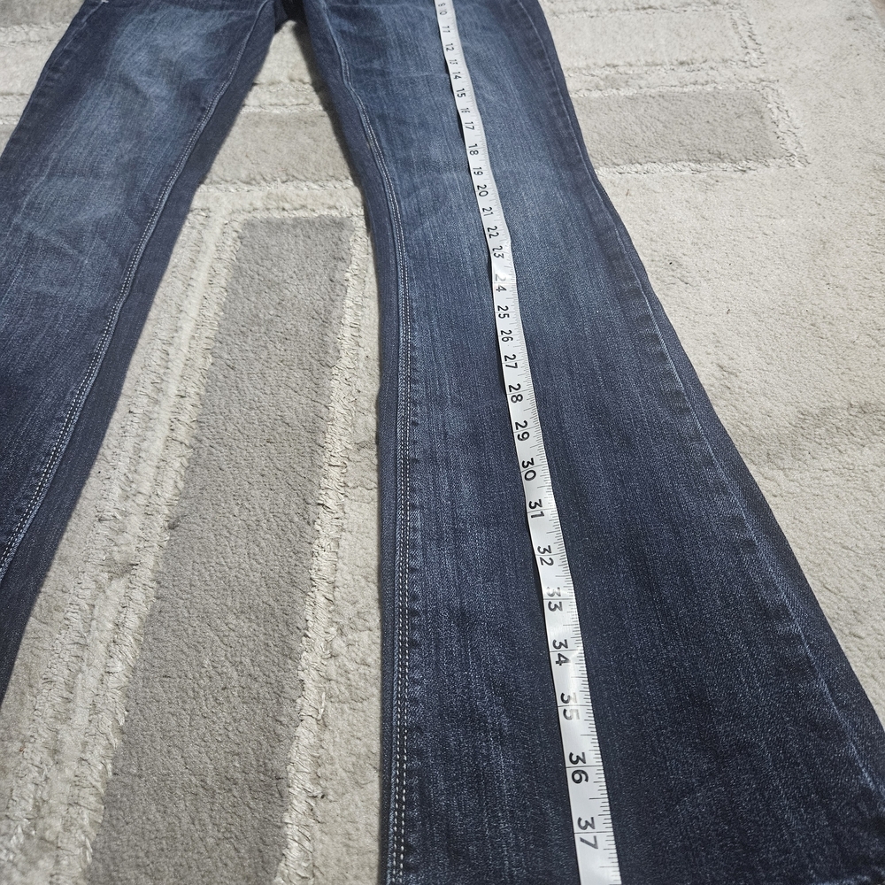 Classic Dark Blue Women’s Jeans - Comfortable Everyday Fit - Picture 5 of 9